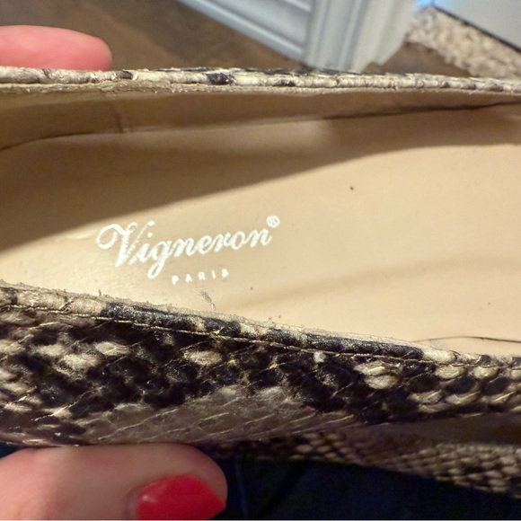 Chic Snakeskin Patterned Flats - Picture 4 of 4